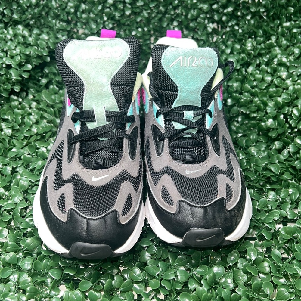 Nike Air max 200  GS youth sneakers size 4y